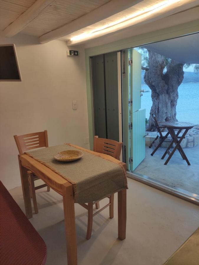 Apanemo Beach House Agios Nikolaos Kimolos Exterior photo